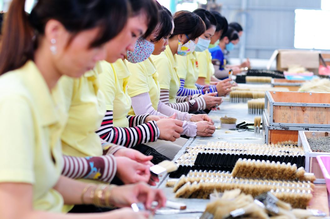Factory production line manufacturing process in China